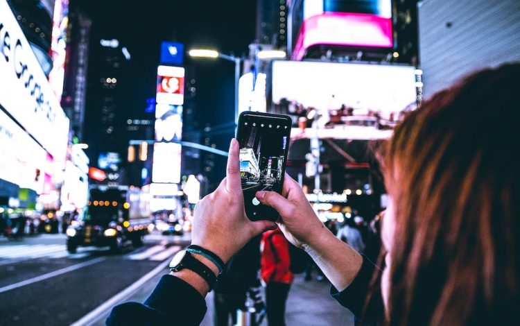 Фото - Google создала ИИ-инструмент для устранения шумов на фото — съёмка при плохом освещении выйдет на новый уровень